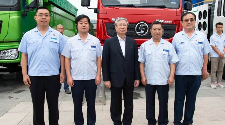 Chen Guowang, the Vietnam Communist Party’s Politburo Member and Standing Secretary of the Central Committee visited Shaanxi Automobile Holding Group